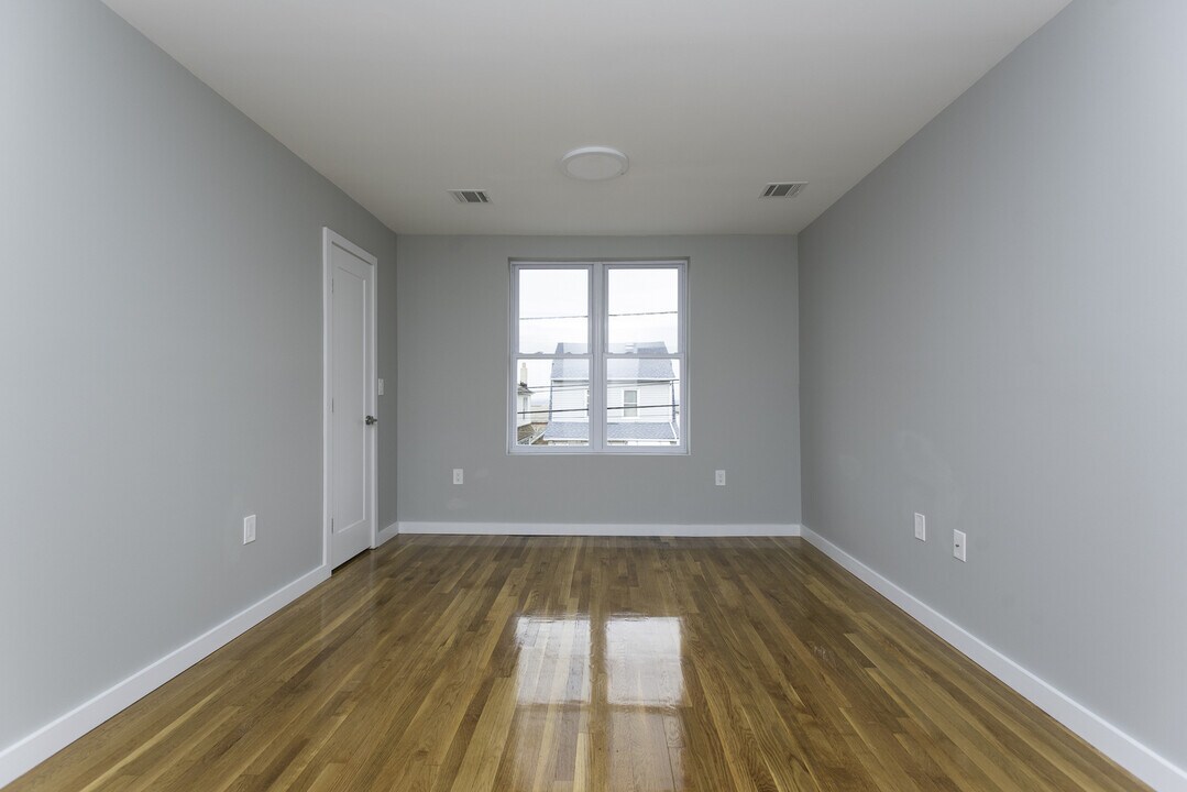 8610 Newkirk Ave in North Bergen, NJ - Building Photo