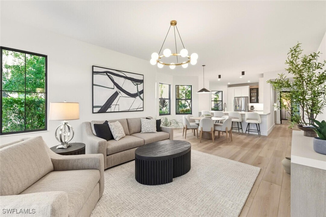 2396 Ravenna Blvd in Naples, FL - Building Photo