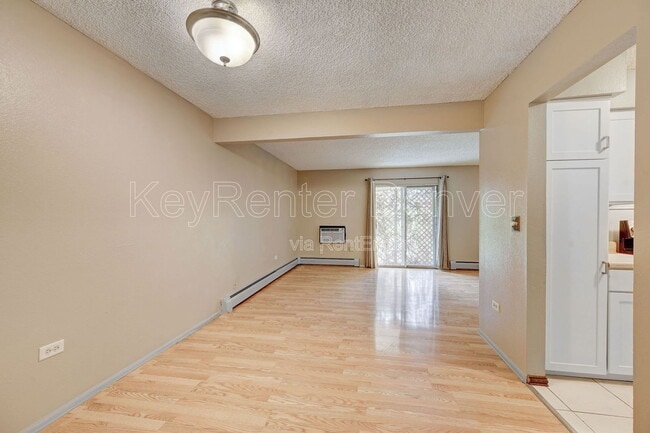 4565 S Lowell Blvd in Denver, CO - Building Photo - Building Photo