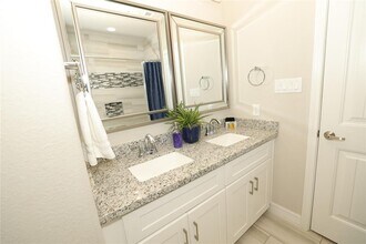 3144 Southmore Blvd-Unit -5 in Houston, TX - Foto de edificio - Building Photo