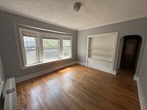 569 Paris Ave SE in Grand Rapids, MI - Building Photo - Building Photo