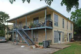 1200--1202 Hollow Creek Dr in Austin, TX - Building Photo - Building Photo