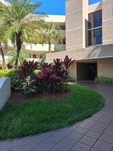 5749 Camino Del Sol in Boca Raton, FL - Building Photo - Building Photo