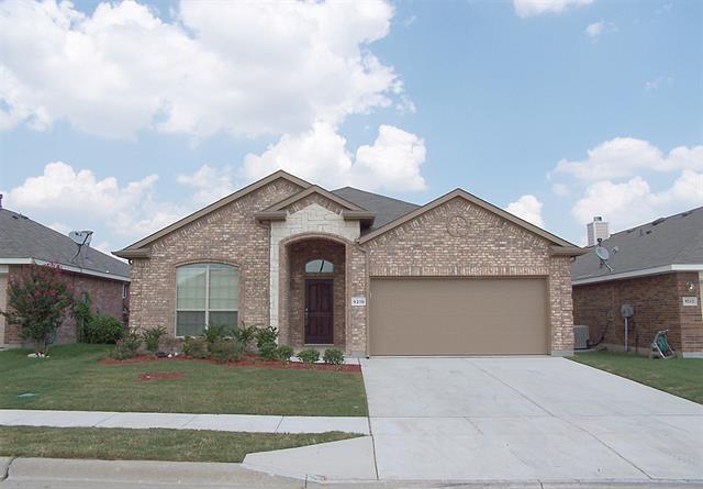 9216 Liberty Crossing Dr in Fort Worth, TX - Foto de edificio