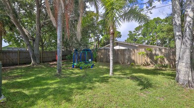 2766 Date Palm Dr in Edgewater, FL - Building Photo - Building Photo