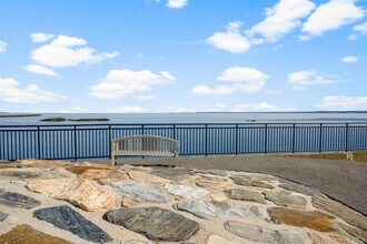 17 Waters Edge in Rye, NY - Building Photo - Building Photo