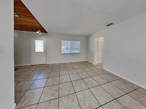 142 Lynbrook Dr in Orlando, FL - Foto de edificio - Building Photo