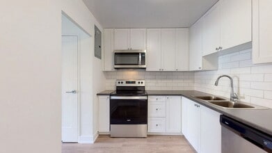 Fanshawe Village in London, ON - Building Photo - Building Photo