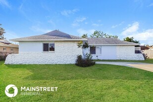 2000 Burning Tree Dr in Titusville, FL - Building Photo