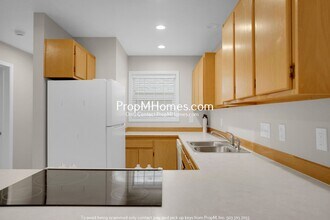 4500 SE Roethe Rd in Portland, OR - Building Photo - Building Photo