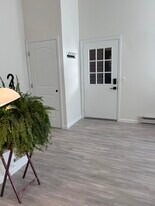 10 The Crescent in Clinton, NJ - Building Photo