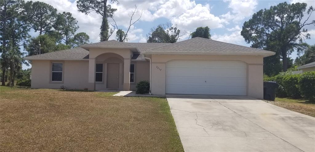 2217 Shackleford Ave in North Port, FL - Building Photo