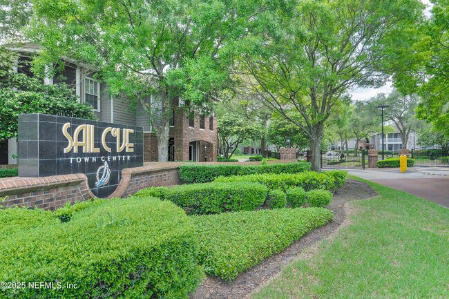 10000 Gate Pkwy in Jacksonville, FL - Building Photo - Building Photo