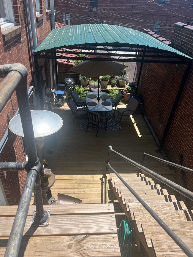 208 Sutton St, Unit 4