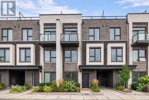 498 Plains Rd E in Burlington, ON - Building Photo