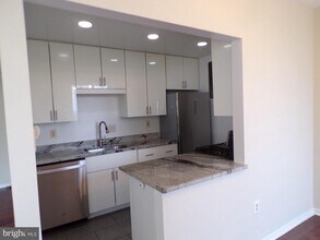 4390 Lorcom Ln in Arlington, VA - Building Photo - Building Photo