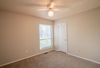 6119 S Troost Ave in Tulsa, OK - Foto de edificio - Building Photo