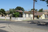 1069 E Harvard Blvd in Santa Paula, CA - Building Photo - Building Photo