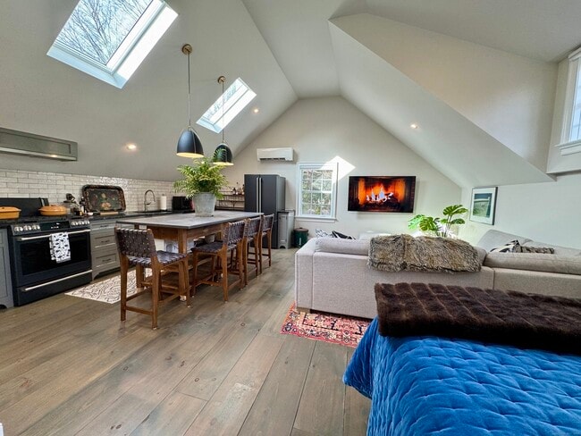 property at 67 Kings Hwy N