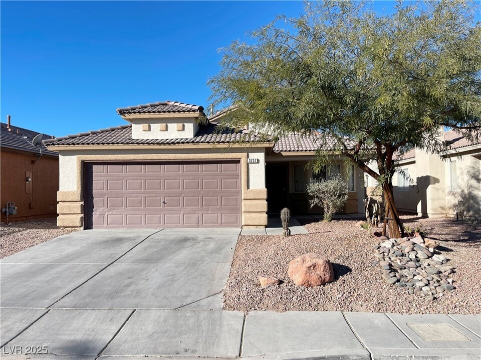 3737 White Quail Ct in North Las Vegas, NV - Building Photo