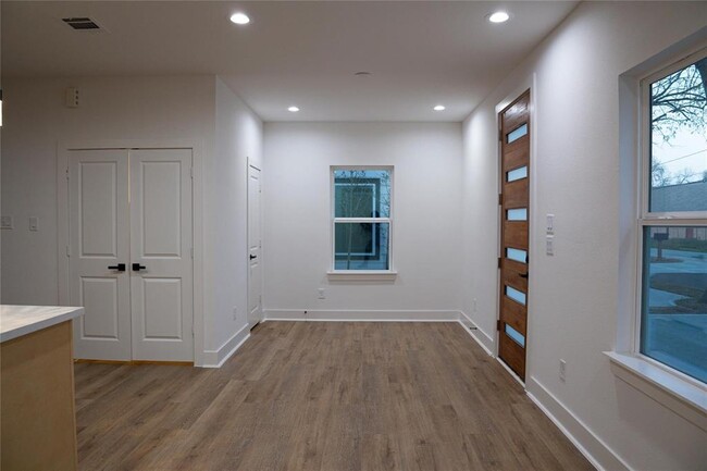 8805 Parkway Dr in Houston, TX - Foto de edificio - Building Photo