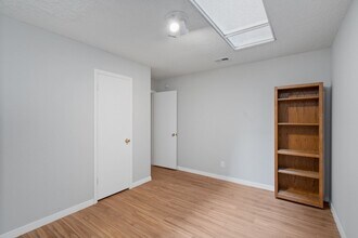 11811 Argonne Forest Trail in Austin, TX - Building Photo - Building Photo