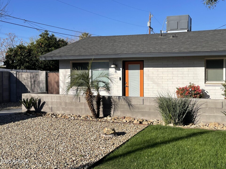3416 N 37th St in Phoenix, AZ - Building Photo