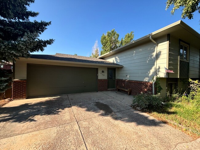2108 E Carrington Ct