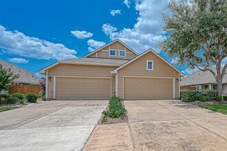 5230 Garnetfield Ln in Katy, TX - Building Photo - Building Photo