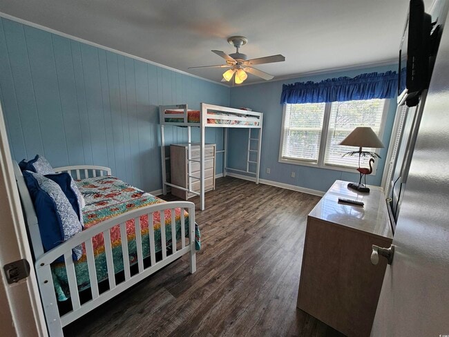 property at 401 N Hillside Dr