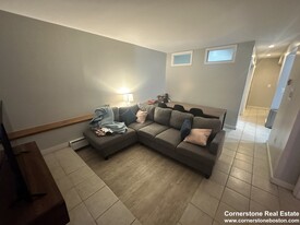 28 Symphony Rd, Unit 1 Apartamentos