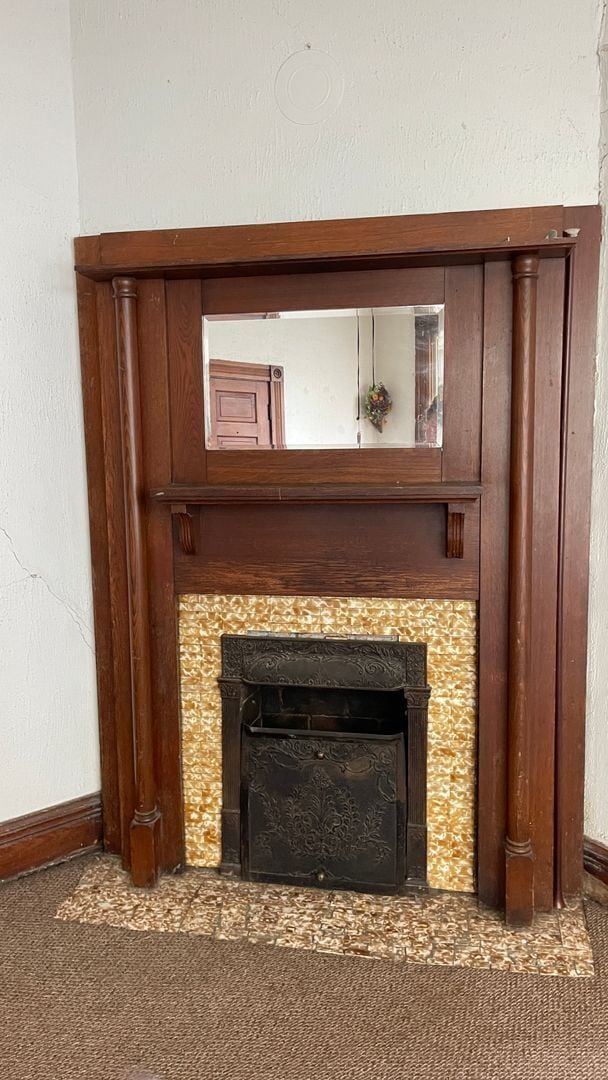 property at 913 N 10th St