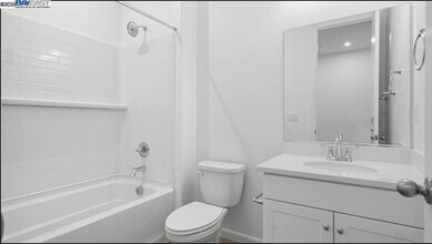 3000 Red Canard Wy in Roseville, CA - Building Photo - Building Photo