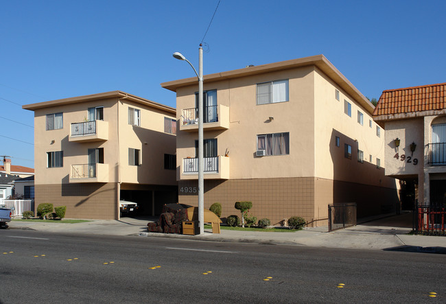 Rosewood Apartments in Hawthorne, CA - Foto de edificio - Building Photo