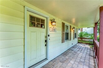 33555 Wagon Wheel Dr in Solon, OH - Building Photo - Building Photo
