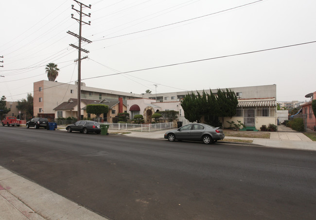 Oxford Apartments in Los Angeles, CA - Building Photo - Building Photo