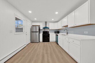 8820 Robin Dr in Des Plaines, IL - Building Photo - Building Photo
