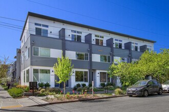 6501 23rd Ave NW in Seattle, WA - Building Photo - Building Photo