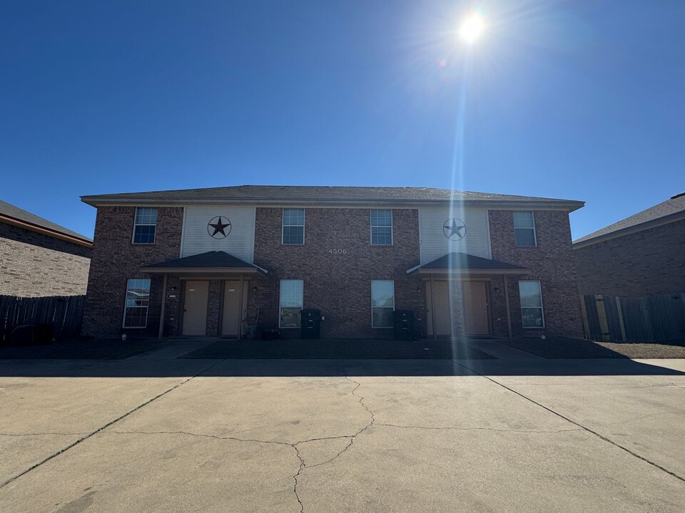 4506 Sylvia Dr in Killeen, TX - Foto de edificio