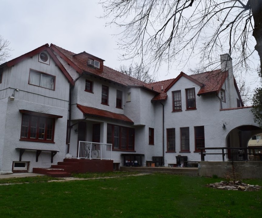 801 W Oregon St in Urbana, IL - Foto de edificio