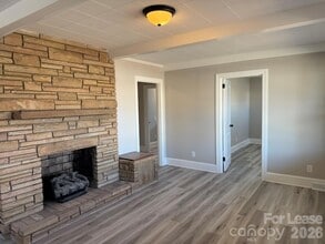 5703 North Carolina Hwy 150 in Maiden, NC - Foto de edificio - Building Photo