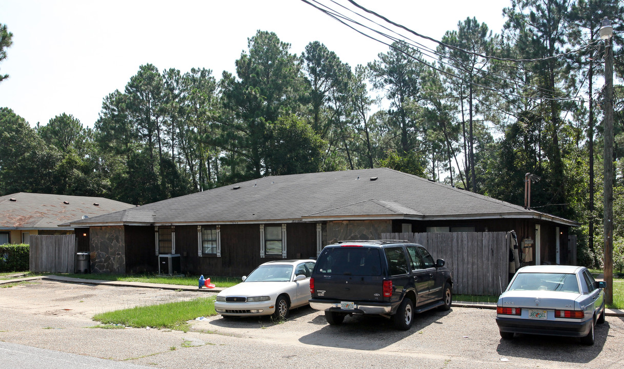 230 Crow Rd in Pensacola, FL - Building Photo