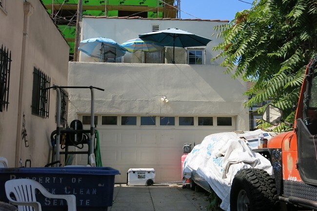 427 N Kenmore Ave in Los Angeles, CA - Building Photo - Building Photo