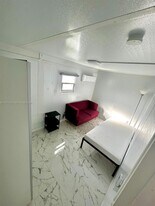 7110 Hope St in Hollywood, FL - Building Photo