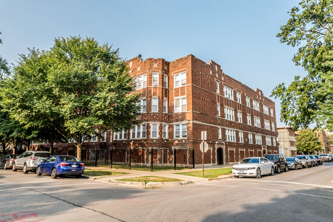 8000 S Paulina in Chicago, IL - Building Photo - Building Photo