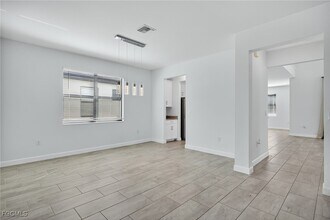 11484 Canopy Loop in Ft. Myers, FL - Building Photo - Building Photo