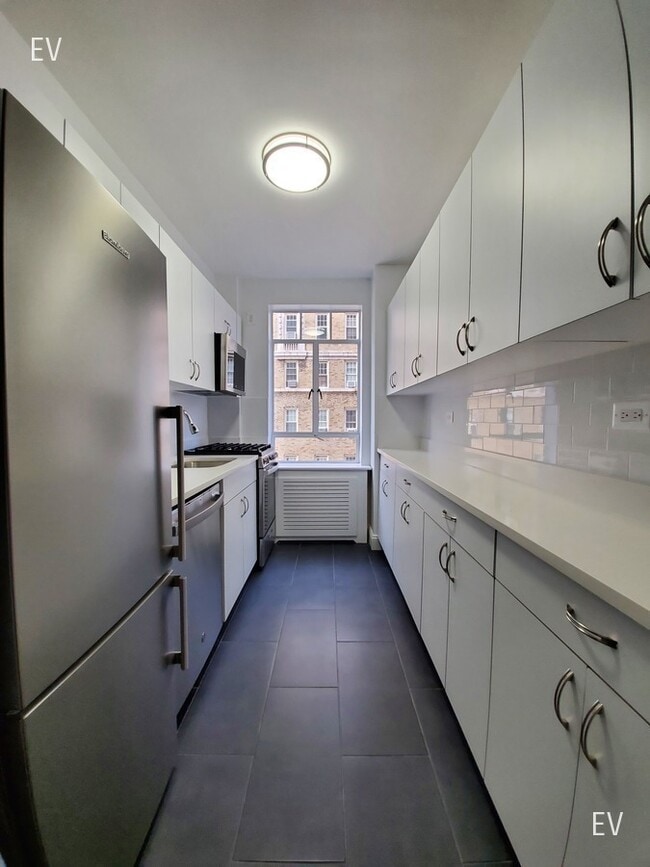 20 5th Ave in New York, NY - Foto de edificio - Building Photo