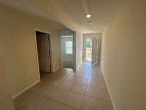 3927 NE 23rd Pl in Cape Coral, FL - Building Photo - Building Photo