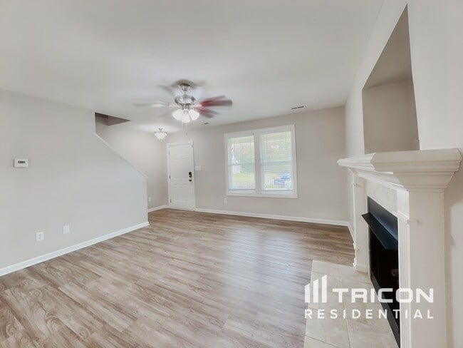 144 Crown Side Dr in Four Oaks, NC - Building Photo - Building Photo