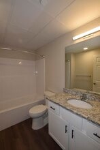 217 Rockingham Rd in Londonderry, NH - Building Photo - Building Photo